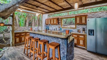 Geladeira, fogão, cooktop, lava-louças