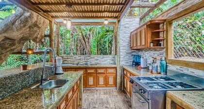 Wonderful beachfront house with breathtaking views & a shared pool