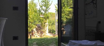 Dependance tra gli ulivi