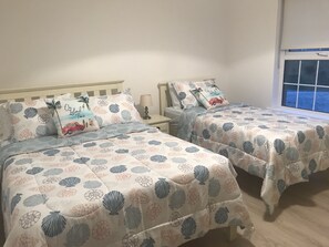 4 chambres, fer et planche à repasser, Wi-Fi gratuit, draps fournis