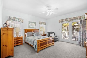 3 slaapkamers, een strijkplank/strijkijzer, gratis wifi, beddengoed