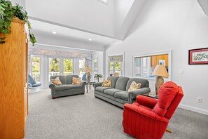 智能電視、DVD 播放機