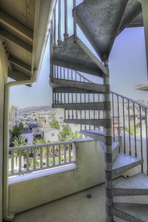 Interior - Pismo Good Life beach house 3 min from ocean and downtown (Pismo Beach)