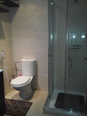 Superior Apartment, 2 Bedrooms | Bathroom