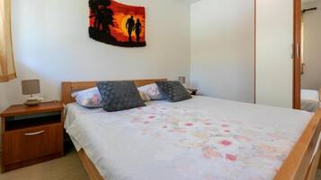 Apartamento (A1) | 1 dormitorio, tabla de planchar con plancha, wifi gratis y ropa de cama