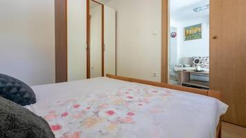 Apartamento (A1) | 1 dormitorio, tabla de planchar con plancha, wifi gratis y ropa de cama