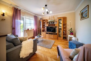 Apartment (A2) | Living room