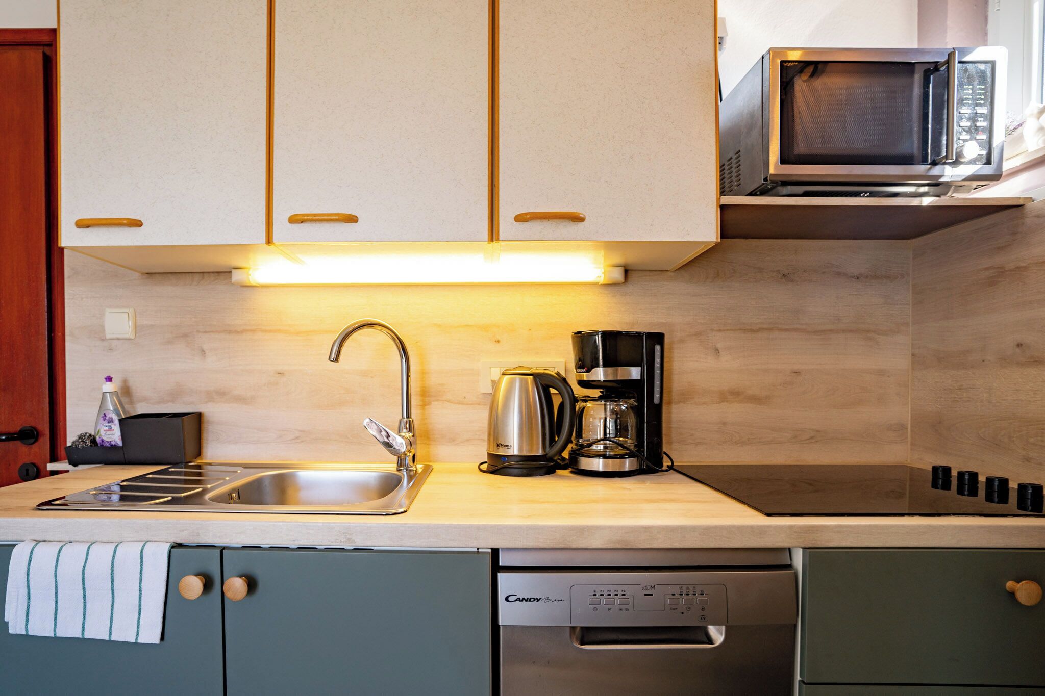 Apartment (A1) | Private kitchen | Fridge, microwave, stovetop, espresso maker