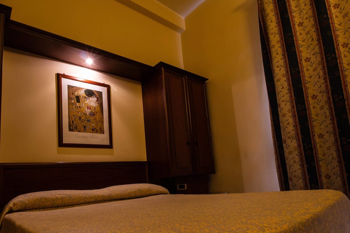 Minibar, in-room safe, desk, soundproofing