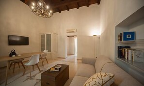 Apartment, 1 Bedroom, Annex Building | In-room safe, individually decorated, individually furnished, desk - Al Vico (Trani)