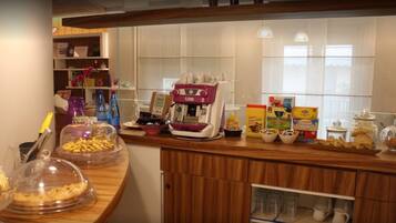 Free daily full breakfast