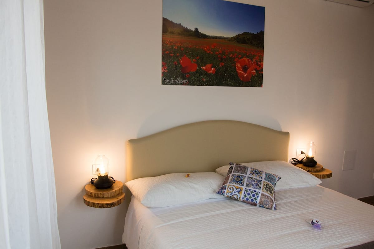 Comfort Room | Premium bedding, down comforters, memory foam beds