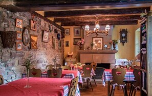 Free daily continental breakfast  - Chambres chez Mado Alsace (Obernai)