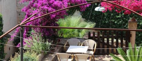 Free daily local cuisine breakfast