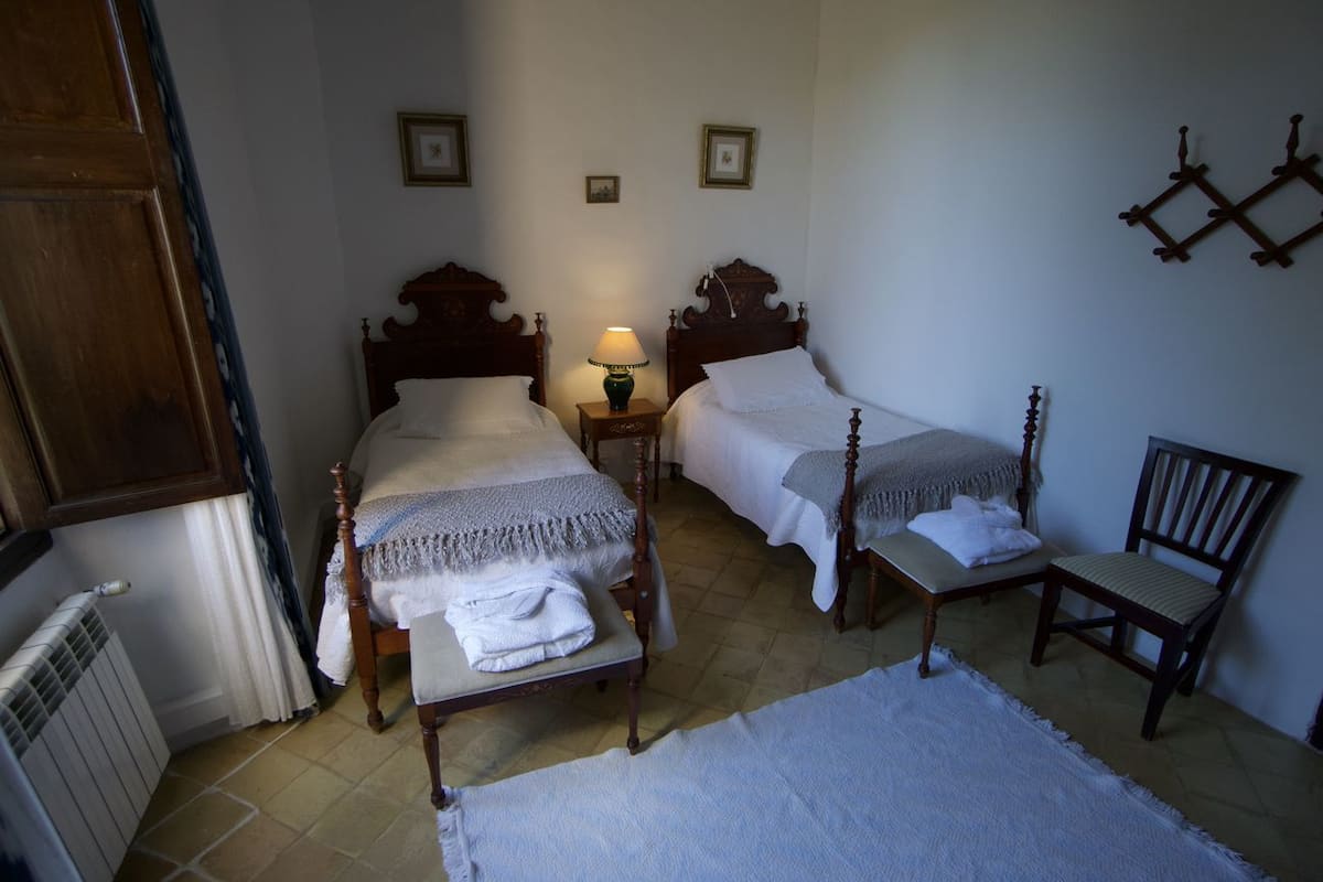 Basic Double Room | Minibar, desk, blackout curtains, rollaway beds