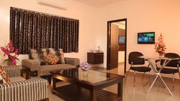 Suite – deluxe | Oppholdsrom | LED-TV