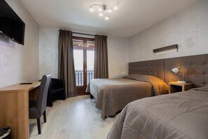 Standard Triple Room | Cribs/infant beds, rollaway beds, free WiFi, bed sheets - Hotel d'Ornex (Ornex)