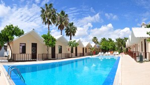 Bungalow | Piscina al aire libre