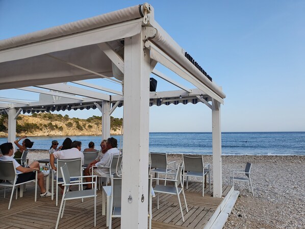 Sun-loungers, beach towels