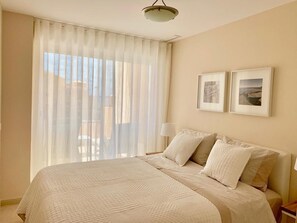 2 bedrooms, iron/ironing board, WiFi, bed sheets - Holiday Jazmines Apartment with pool and sea view (Calpe)