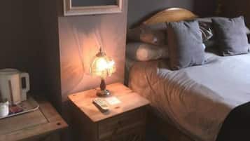 Double Room, Ensuite | Free WiFi, bed sheets