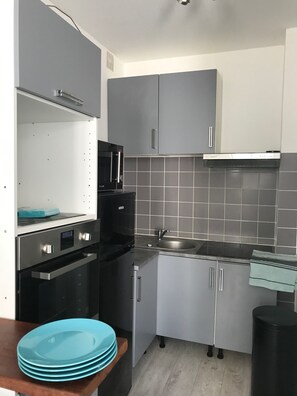 ثلاجة، ميكروويف، فرن