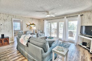 Fernseher, DVD-Player, Stereoanlage