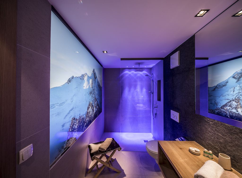 Deluxe-Zimmer | Badezimmer | Kostenlose Toilettenartikel, Haartrockner, Badem äntel, Handtücher