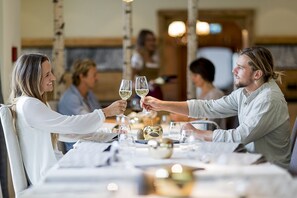 Free daily buffet breakfast - Post Hotel (See)