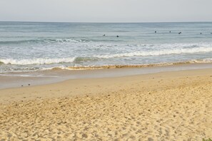 Beach nearby - Modern Seaview Apartment (Gqeberha (Port Elizabeth))