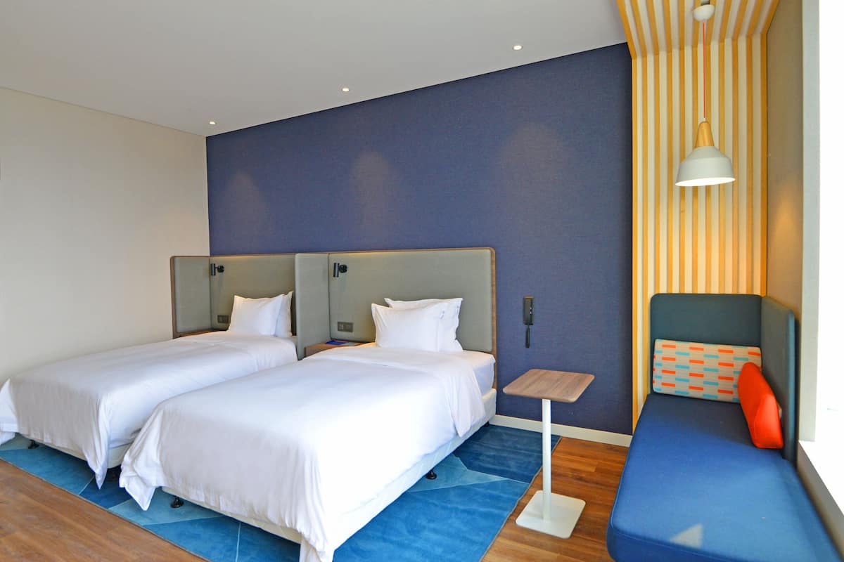 Standard Room, 2 Single Beds | In-room safe, soundproofing, iron/ironing board, free WiFi