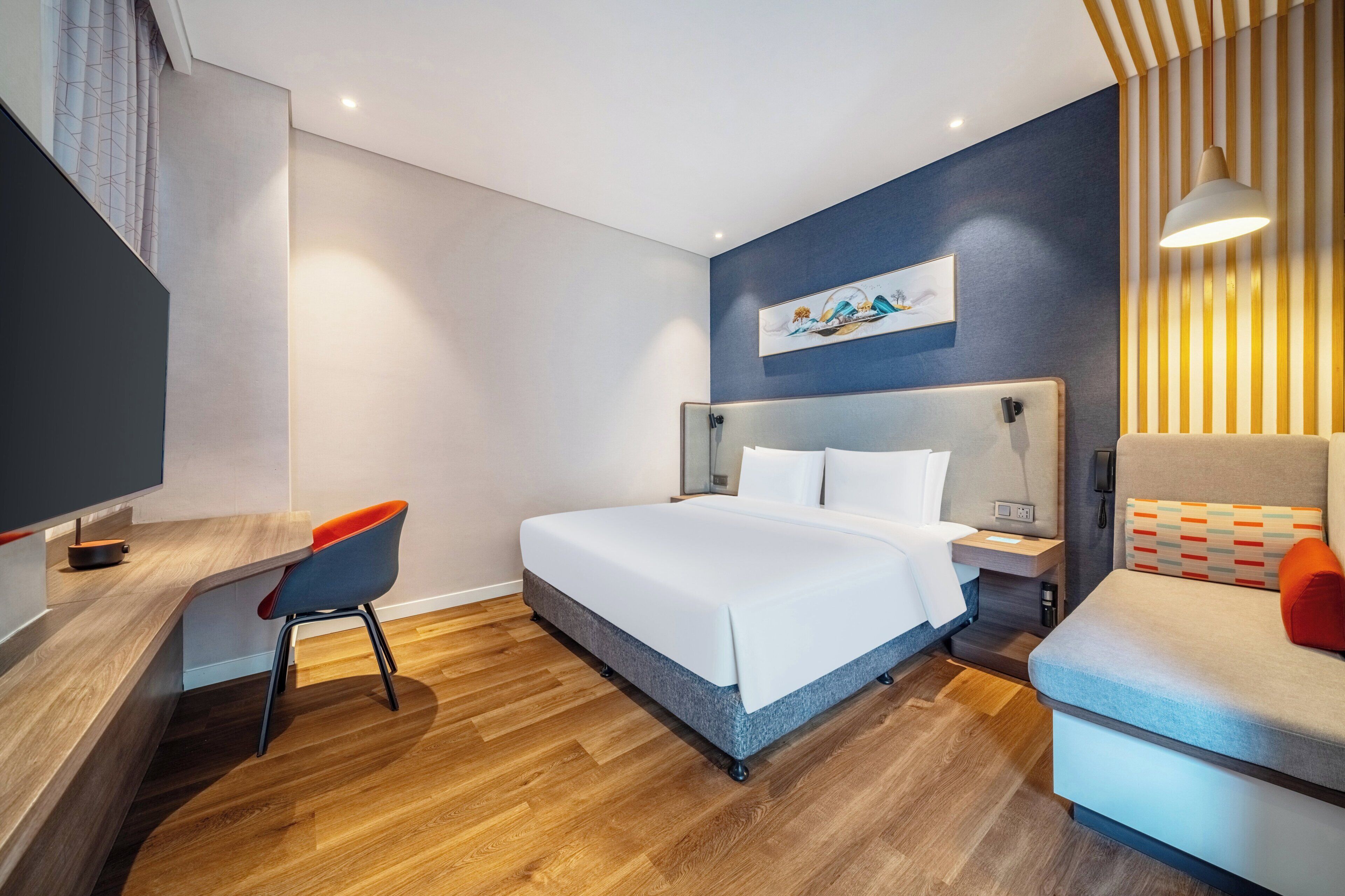 Standard Room, 1 King Bed, City View
