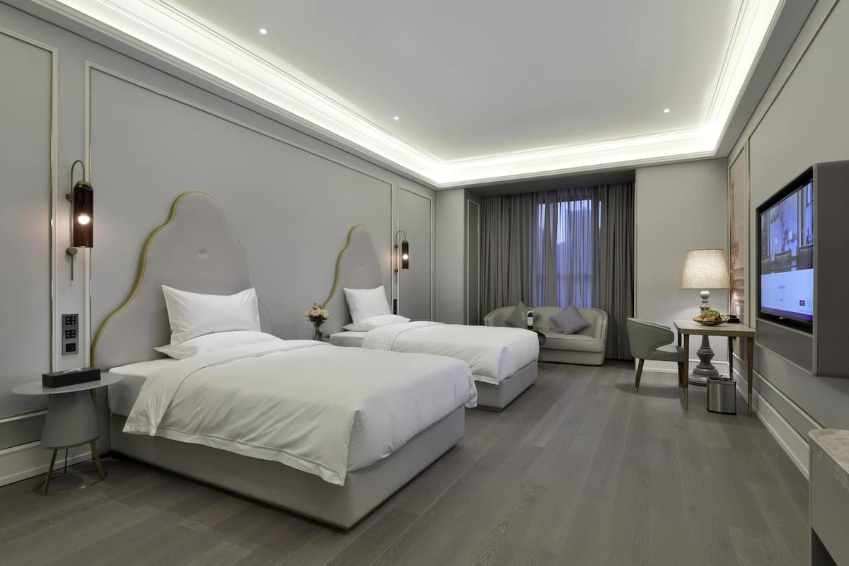 Superior Room, 2 Twin Beds | Free minibar, in-room safe, desk, blackout drapes