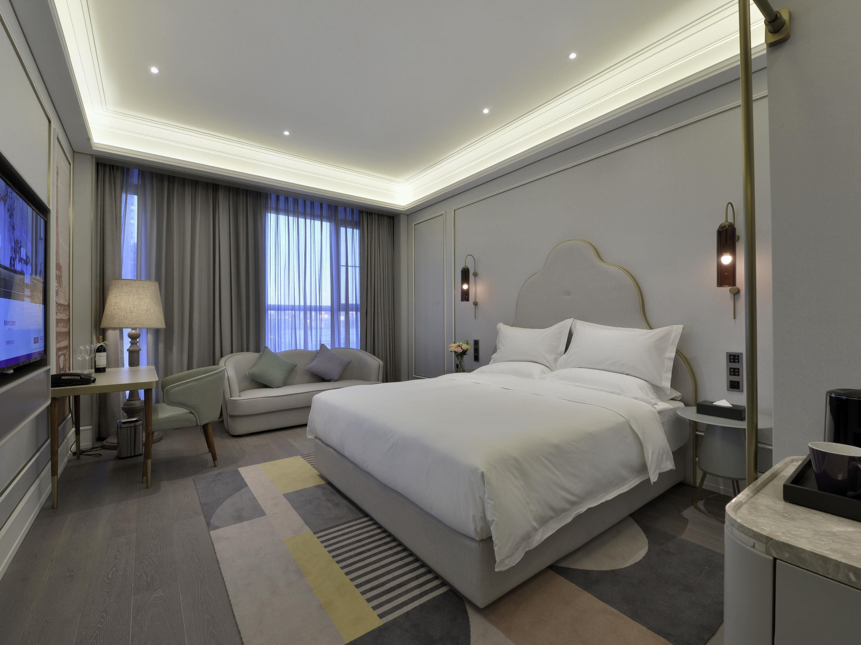 Phòng Superior, 1 giường cỡ king | Minibar với thức uống miễn phí, két bảo mật tại phòng, bàn 