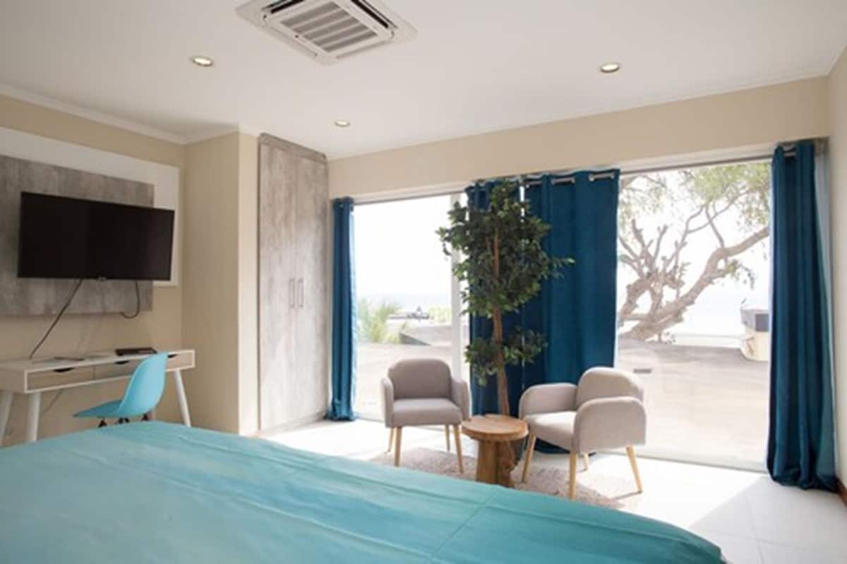 Deluxe double room part bay view | 1 slaapkamer, luxe beddengoed, een kluis op de kamer, een bureau