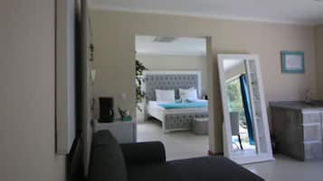 1 bedroom, premium bedding, in-room safe, desk