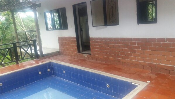 Outdoor pool - Cabaña Punta Arena (Yaguará)