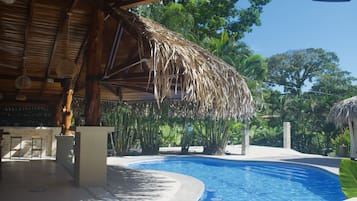 Bar (en la propiedad)