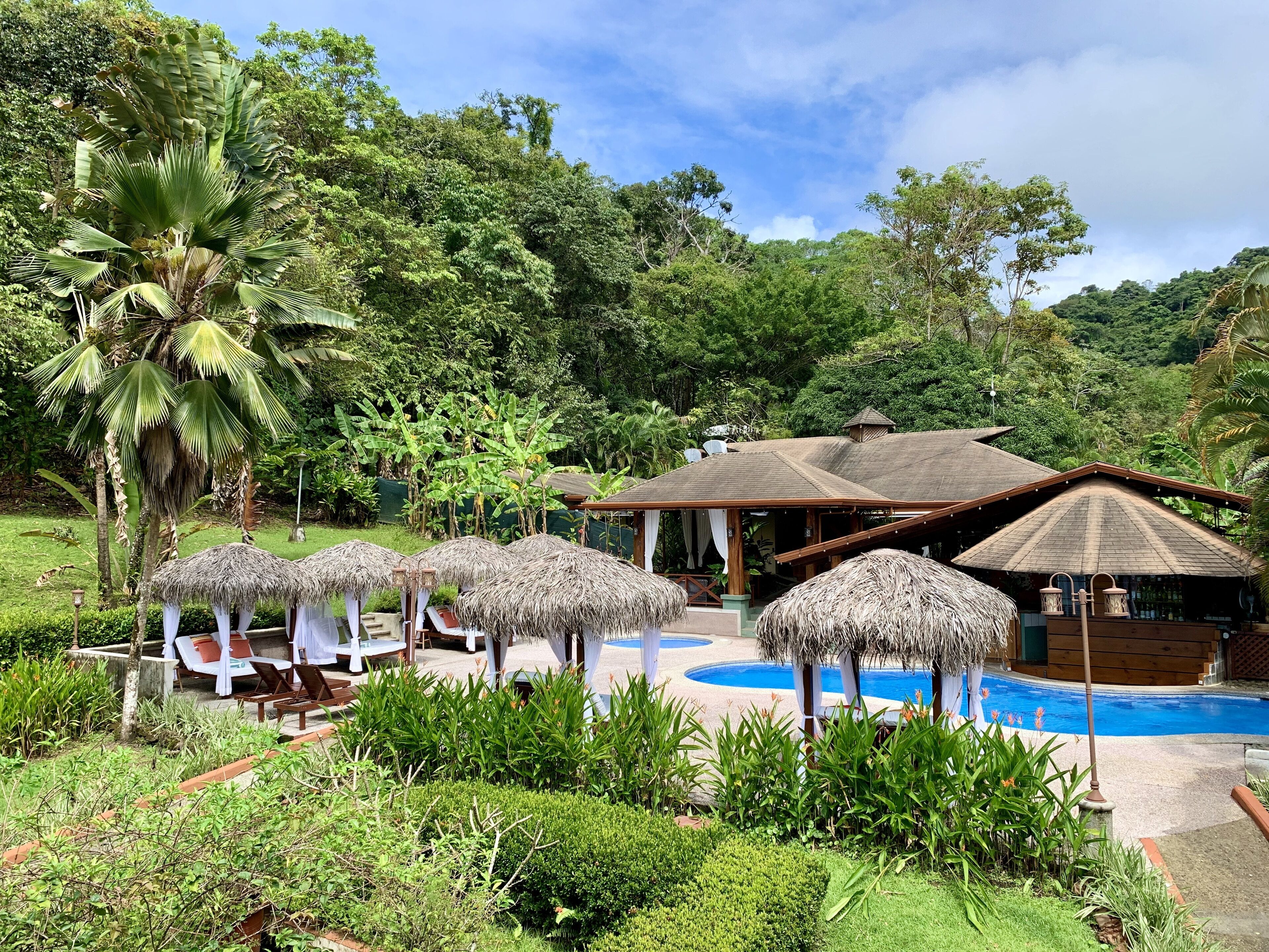 2 piscinas al aire libre