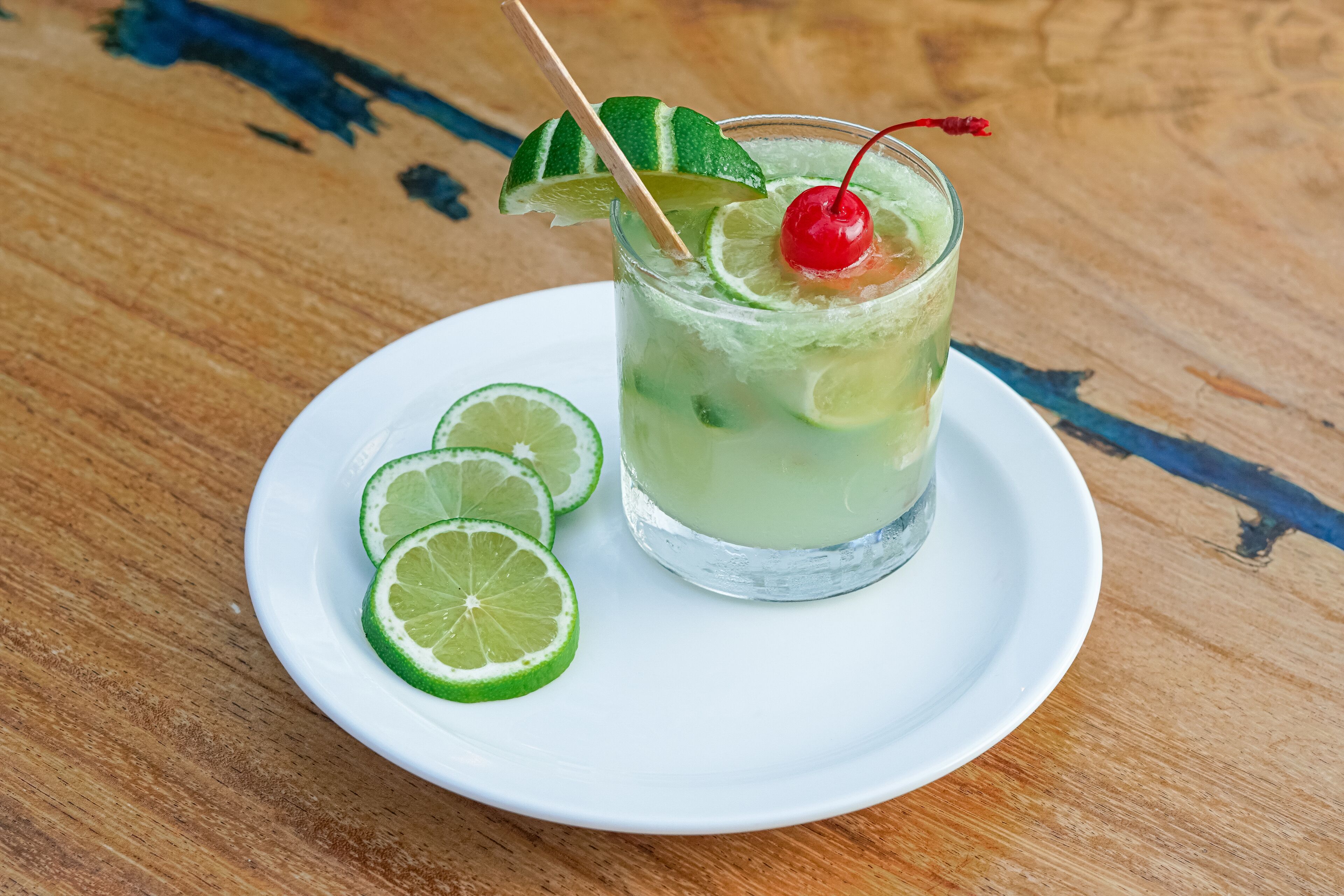 breakfast, lunch, dinner served; international cuisine