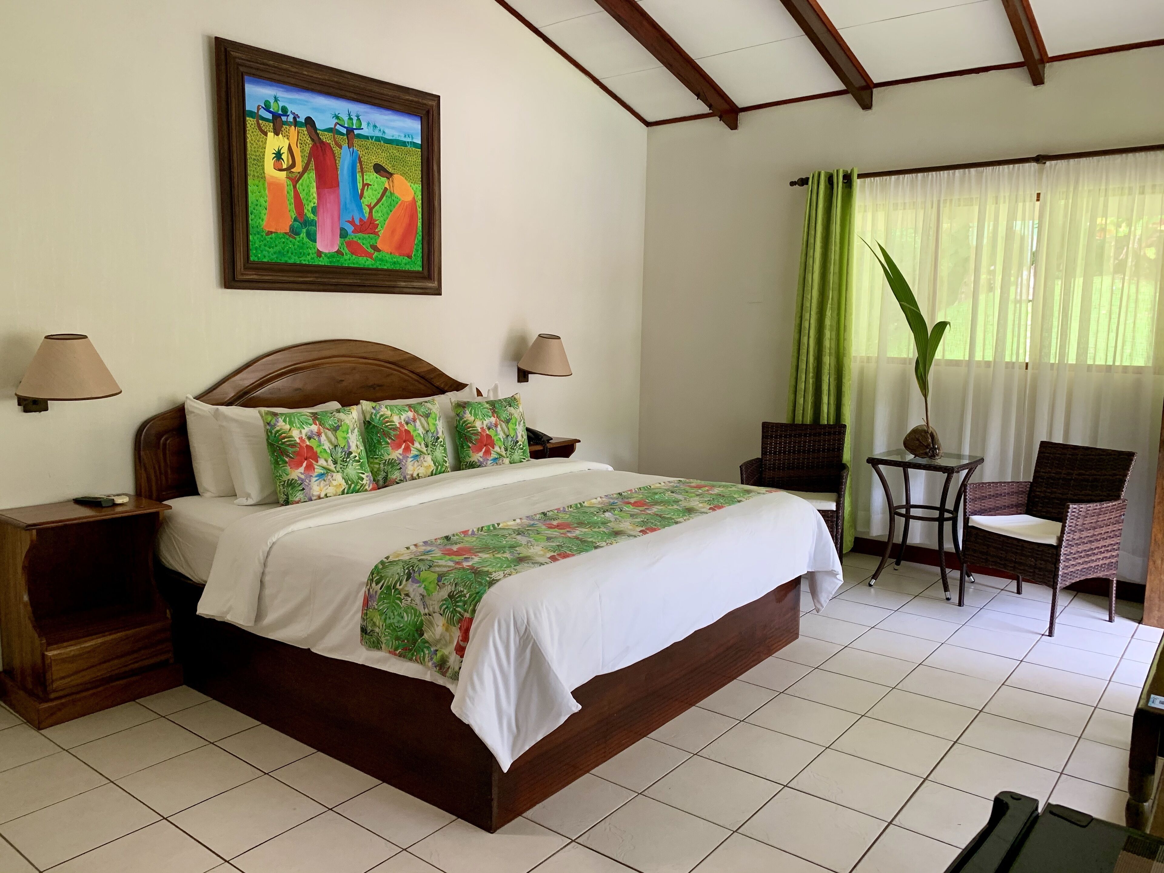 Habitación doble estándar | Camas con pillow-top y caja de seguridad en la habitación 