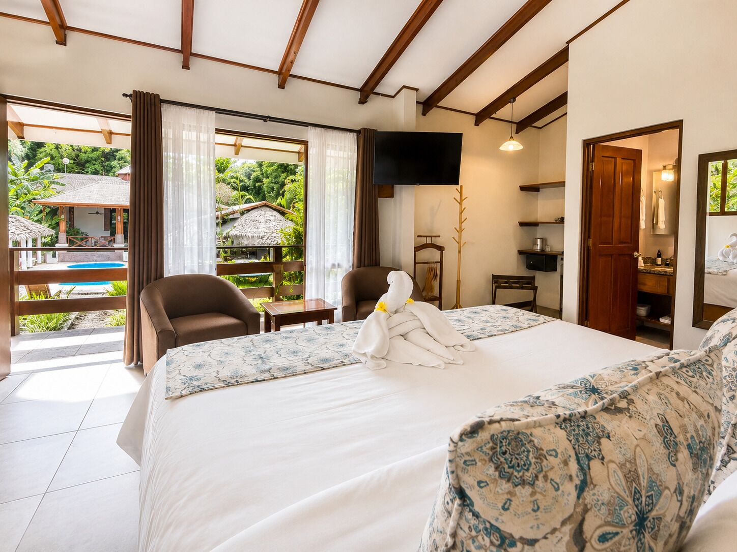 Chambre Double Premium, 1 très grand lit, balcon