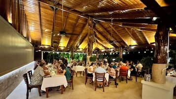 Breakfast, lunch, dinner served; international cuisine