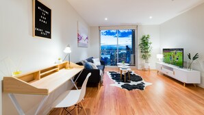 Unclassified image, 3 of 21, button - TWIN KING Single 60 m2, Sun Set View & Wifi (Melbourne)