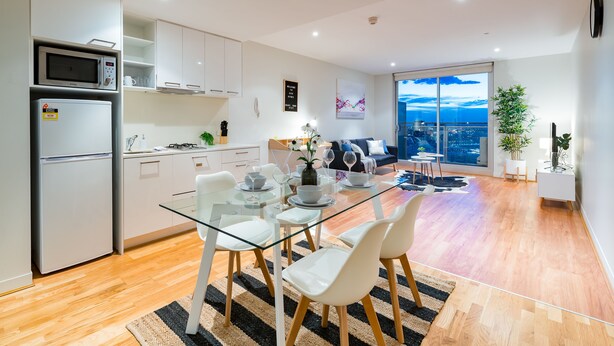 Unclassified image, 1 of 21, button - TWIN KING Single 60 m2, Sun Set View & Wifi (Melbourne)