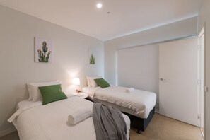 Apartment, 1 Bedroom | 1 bilik tidur, seterika/papan seterika, Wi-fi percuma, cadar katil 