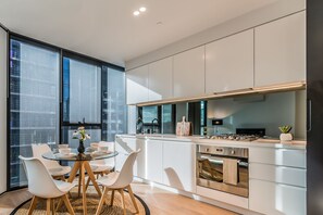 Apartment, 1 Bedroom | Private kitchen | Full-size fridge, microwave, oven, stovetop - Clean, Modern Apartment in CBD (Melbourne)