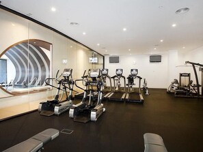Fitness facility - Southbank: 1x KING, 2x KING SINGLE & FREE Parking (Southbank)