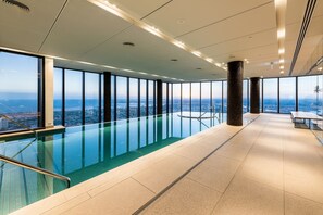 Piscine intérieure