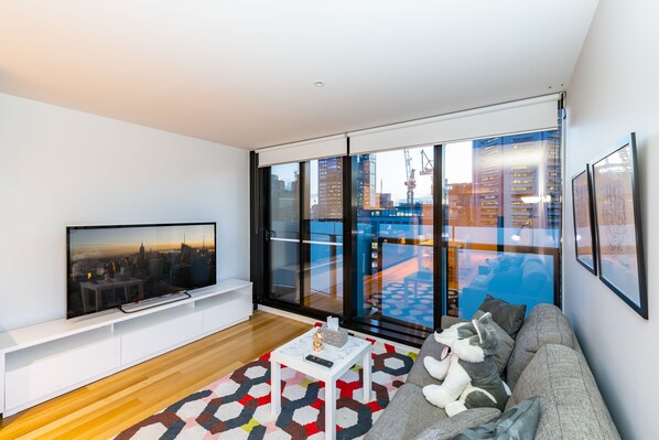 Apartment, 2 Bedrooms | Living room